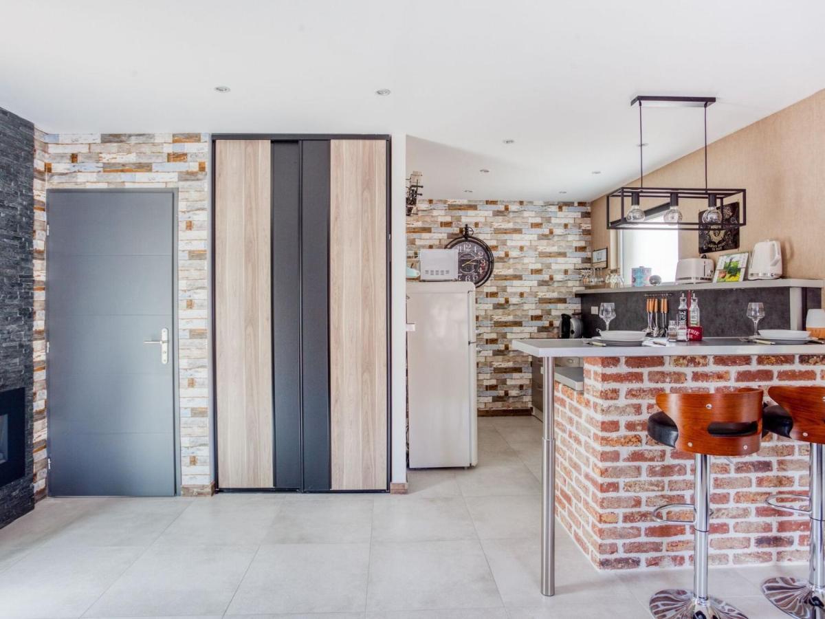 Cosy Apartment In Eperlecques With Fireplace Camera foto